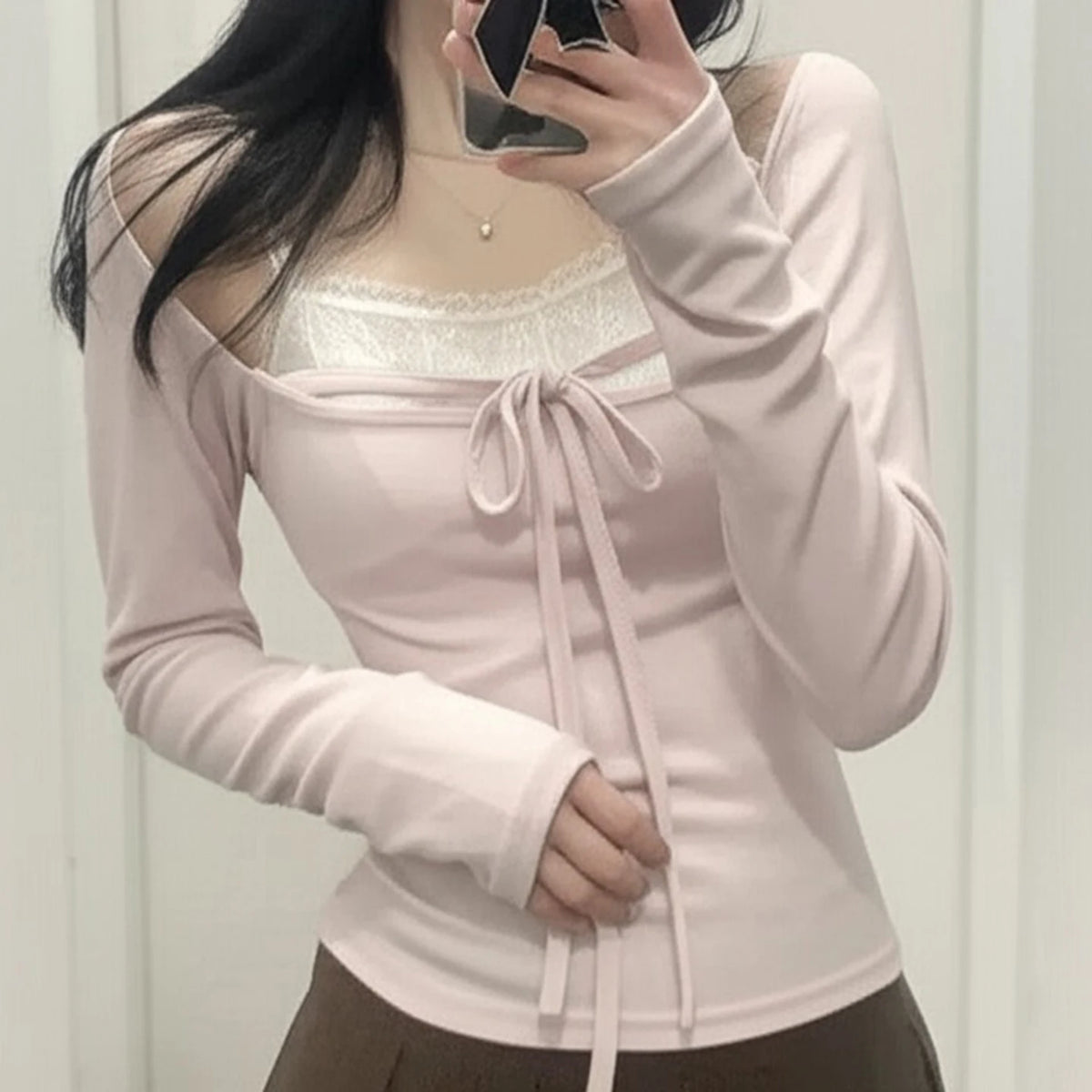 Z-2967 Women's Soft Long Sleeve Crop Top with Lace Front and Shoulder Straps Fashion Casual Wear Wholesale Retail