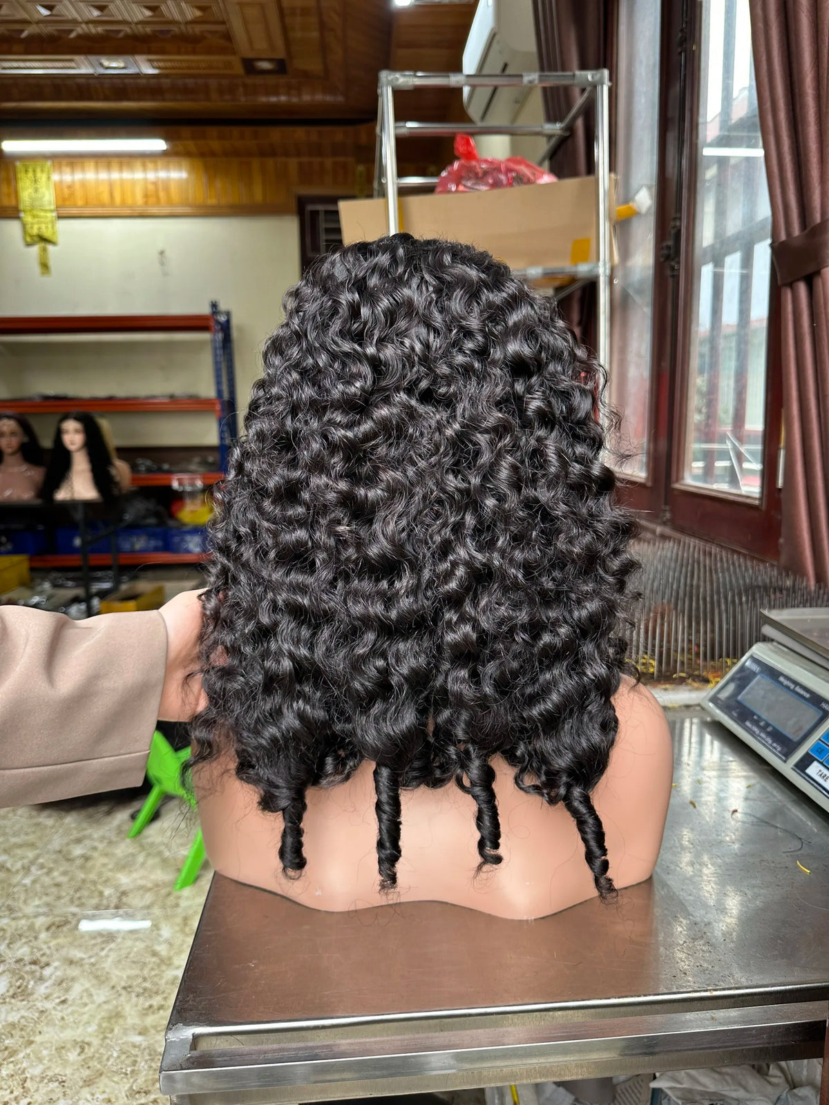 Wholesale Vietnamese Non-Remy Human Hair Full HD Transparent Front Training Heads Body Wave Wigs in Black Style for Women