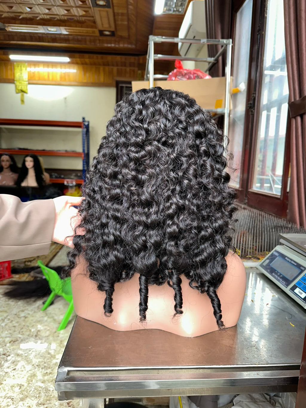 Wholesale Vietnamese Non-Remy Human Hair Full HD Transparent Front Training Heads Body Wave Wigs in Black Style for Women