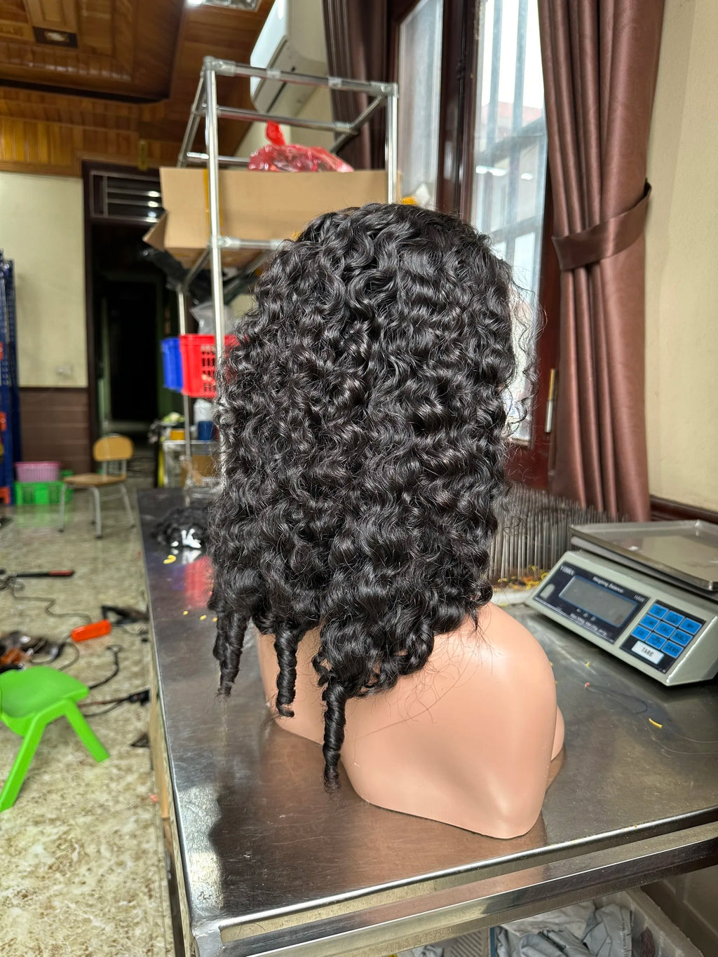 Wholesale Vietnamese Non-Remy Human Hair Full HD Transparent Front Training Heads Body Wave Wigs in Black Style for Women